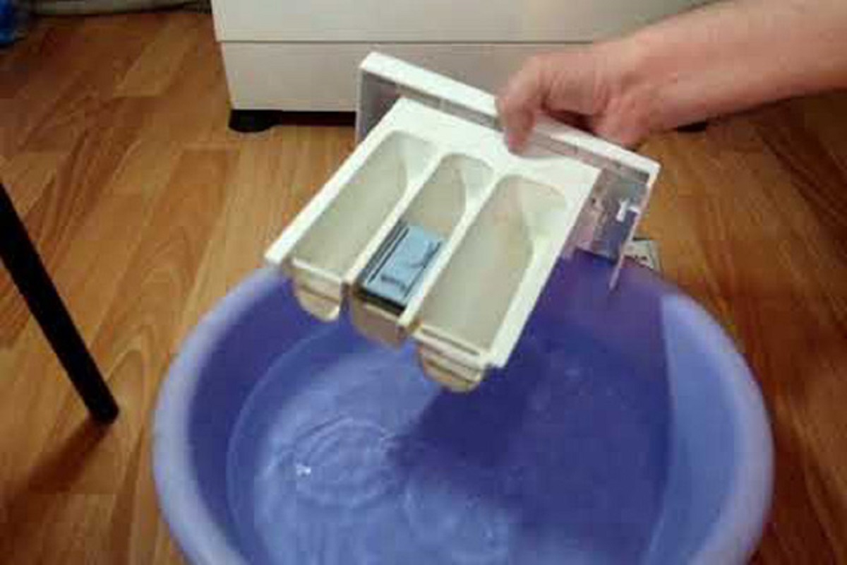 Cum curățați compartimentul pentru detergent al mașinii de spălat și de ce este necesară această curățare!