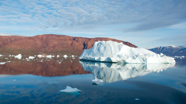 Valul de căldură a trecut din Europa spre Groenlanda, unde a topit peste 200 de miliarde de tone de gheață