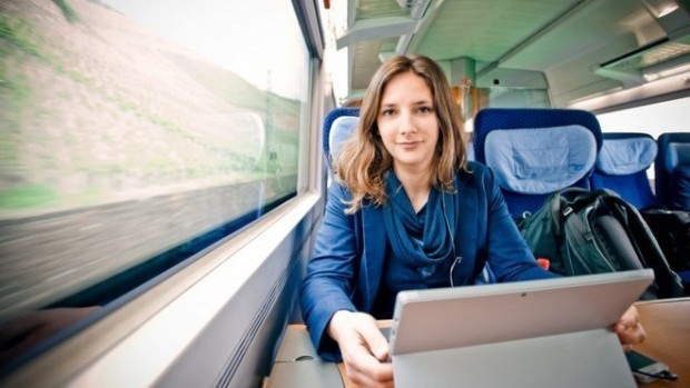 (foto) O studentă din Germania s-a saturat să plătească chiria și trăiește în trenuri