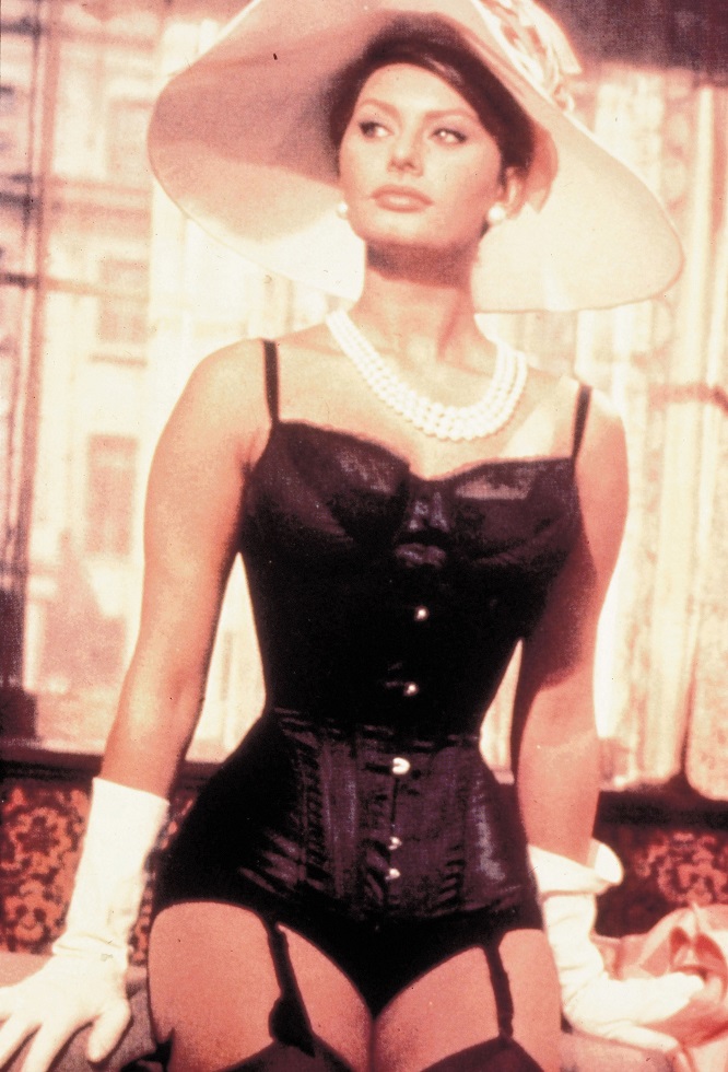 Sophia Loren face furori la 82 de ani