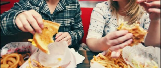 Organismul reacționează la fast-food ca la o infecție