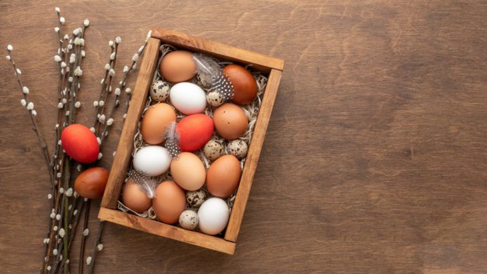 Cât să fierbi ouăle pentru Paști și cum să faci cele mai frumoase ouă vopsite cu ce ai prin bucătărie. Chef Popescu: Sunt opțiuni sănătoase