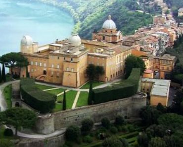 Resedinta lui Papa de la Roma s-a deschis pentru turisti