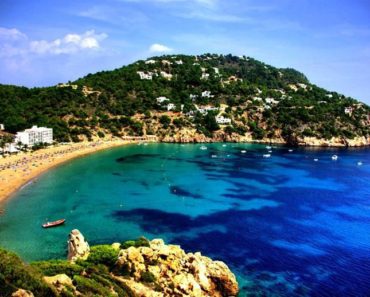 Topul celor mai ieftine destinaţii turistice cu plajă din Europa în 2017