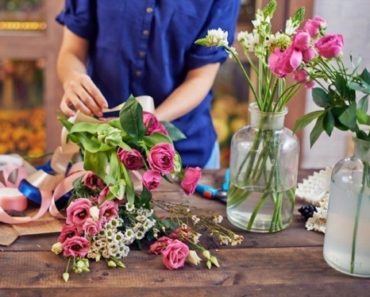 10 secrete pentru a păstra florile în vază mai mult timp!