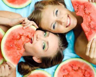 Fructe şi legume de vară care ajută la scăderea colesterolului şi la normalizarea tensiunii arteriale!