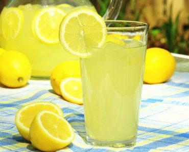 Cum să prepari o limonadă de vară? O alternativă sănătoasă a băuturilor din comerț
