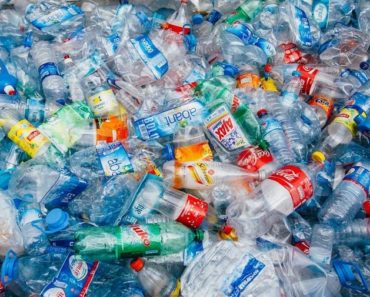 RECORD: cumpărăm un milion de sticle de plastic pe minut – 91% din ele nu sunt reciclate