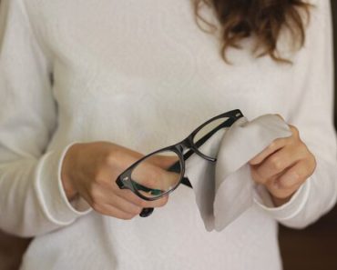 Zgârieturi pe ochelari: 6 soluții alternative