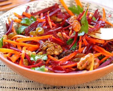 Salată de morcov, sfeclă, măr și lămâie – anticancerigenă, benefică pentru ficat și piele