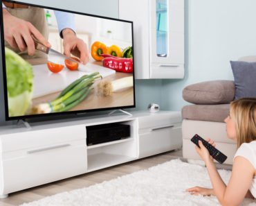 Un japonez a inventat televizorul care poate reda gustul