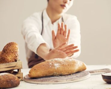 Ce se întâmplă în corpul tău dacă renunţi la consumul de pâine. Beneficii sau dezavantaje pentru organism?