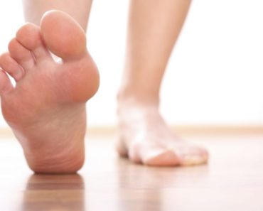 ATENȚIE: Semnul de la picioare care arată că suferi de deficit de vitamina B12