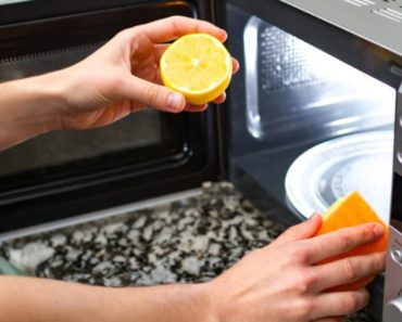 Cum să cureți rapid un cuptor cu microunde: 5 moduri simple