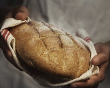 Superstiții despre pâine și mămăligă. Ce spun credințele din bătrâni